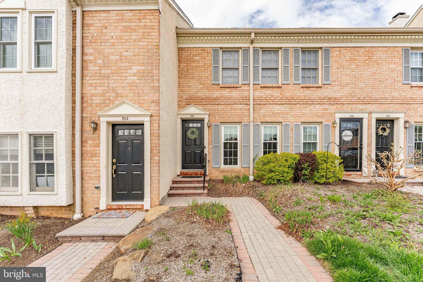 206 Everest Circle, West Chester
