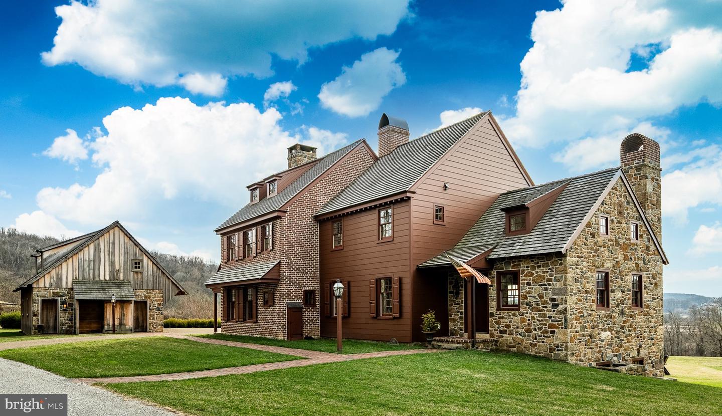 202 Privet Lane, Elverson
