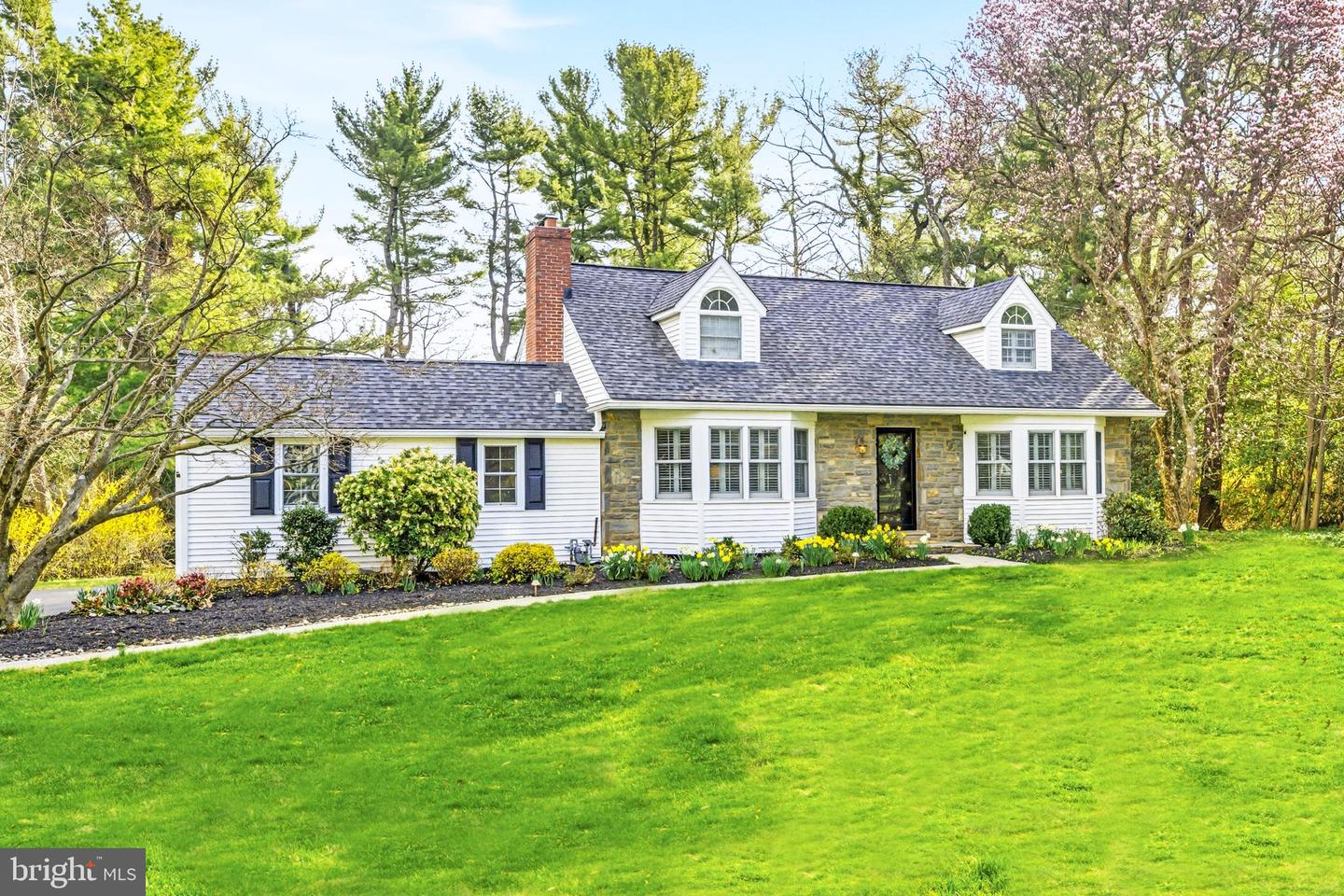 371 Margo Lane, Berwyn