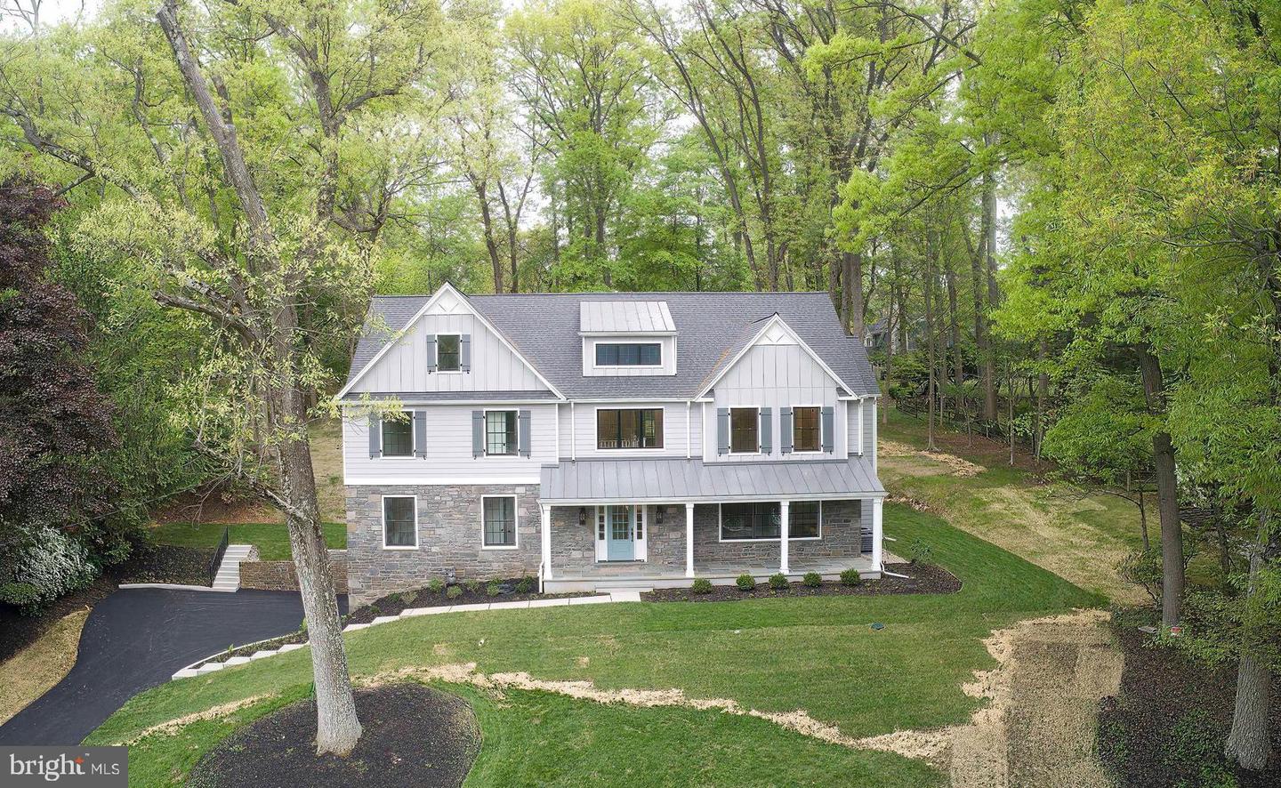 665 Valley View Lane, Wayne