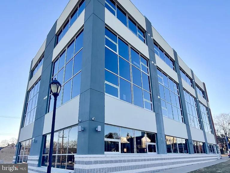 99 Bridge Street #407
