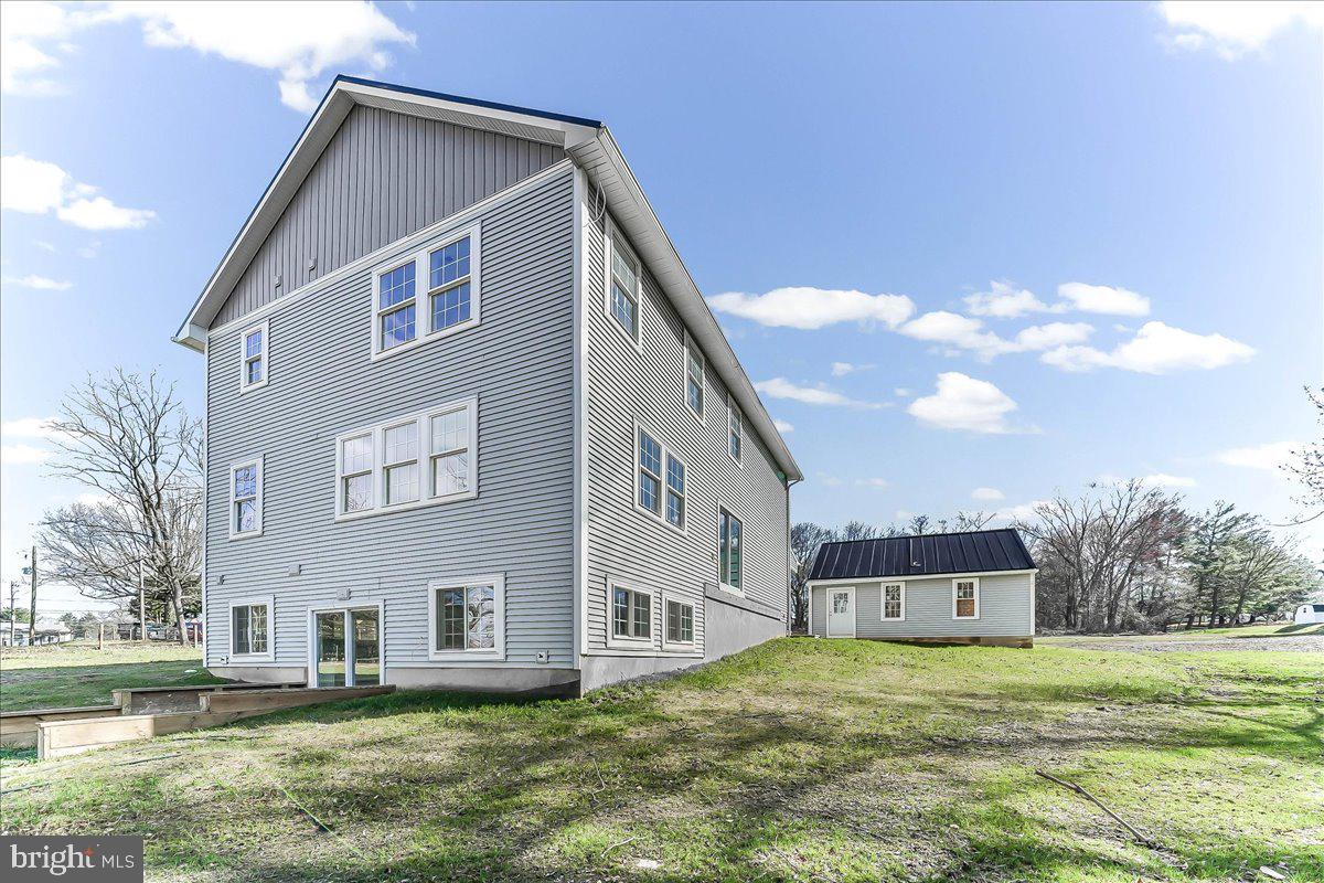 244 W Summit Avenue