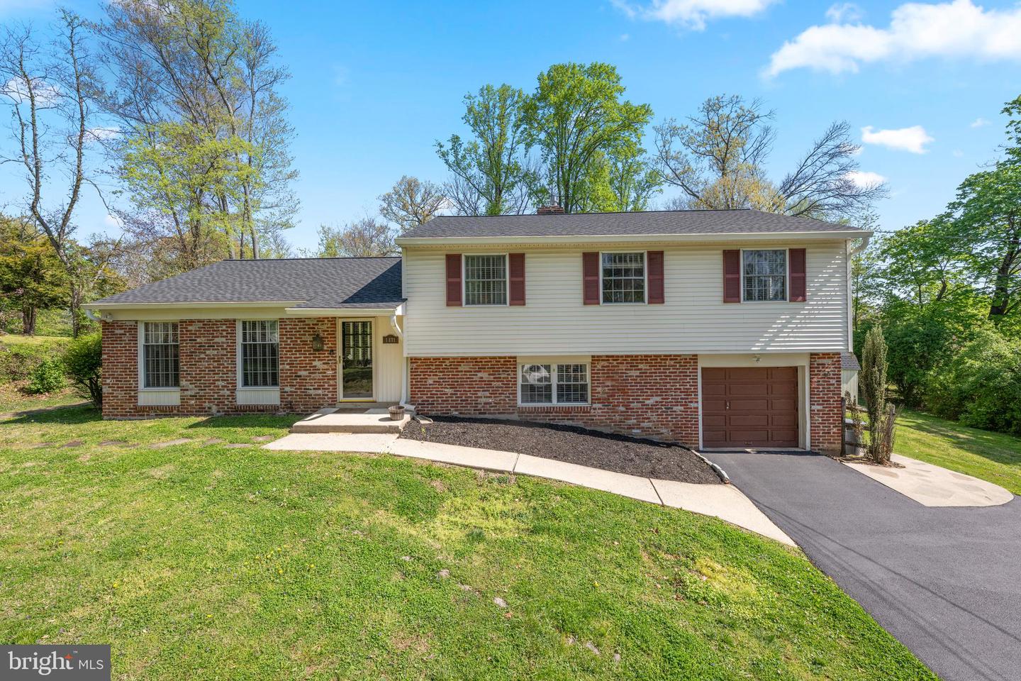 1431 Clover Lane