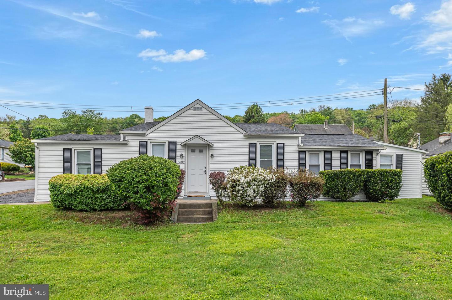 1402 Valley Road