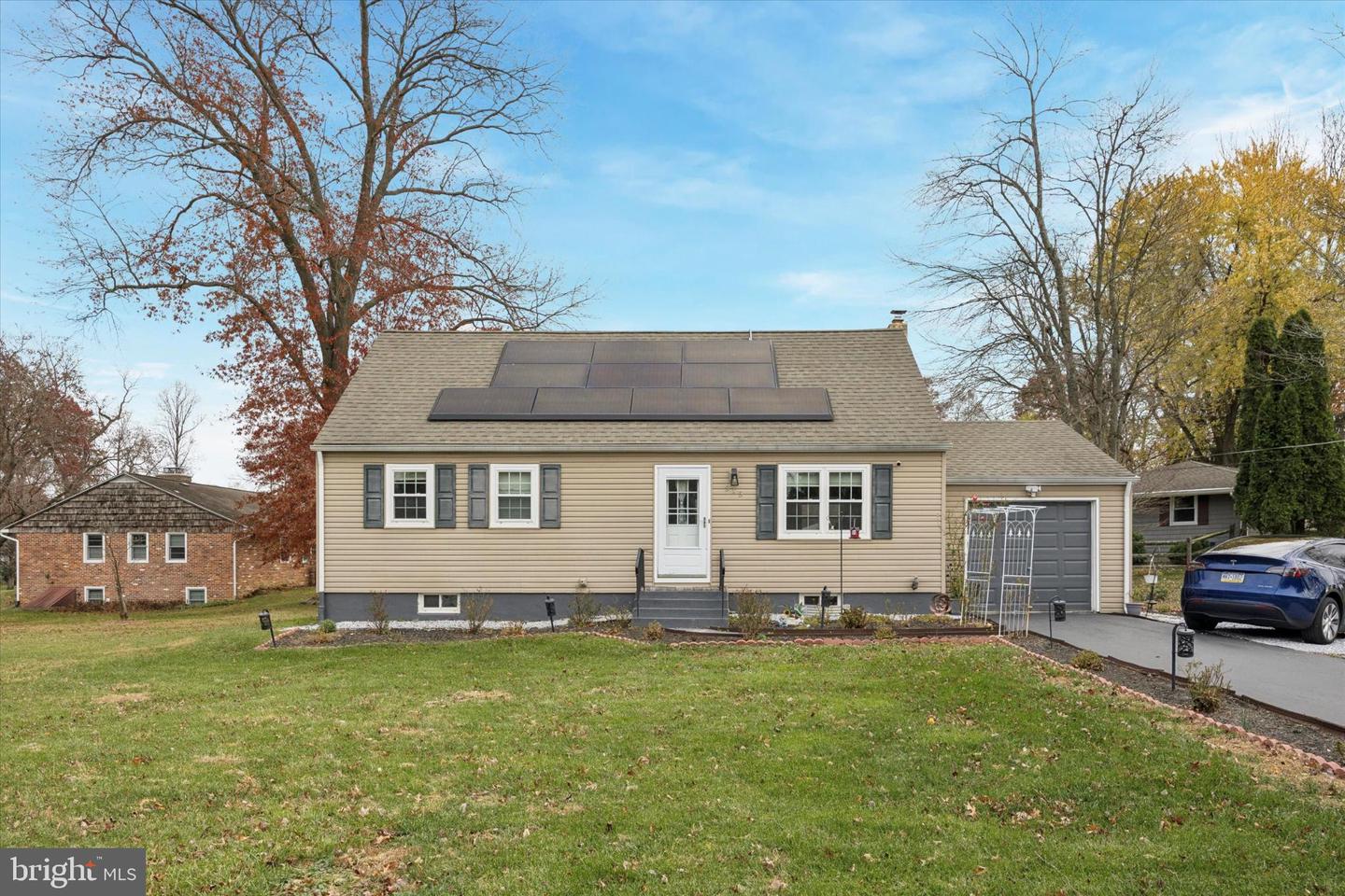 315 Oak Lane W