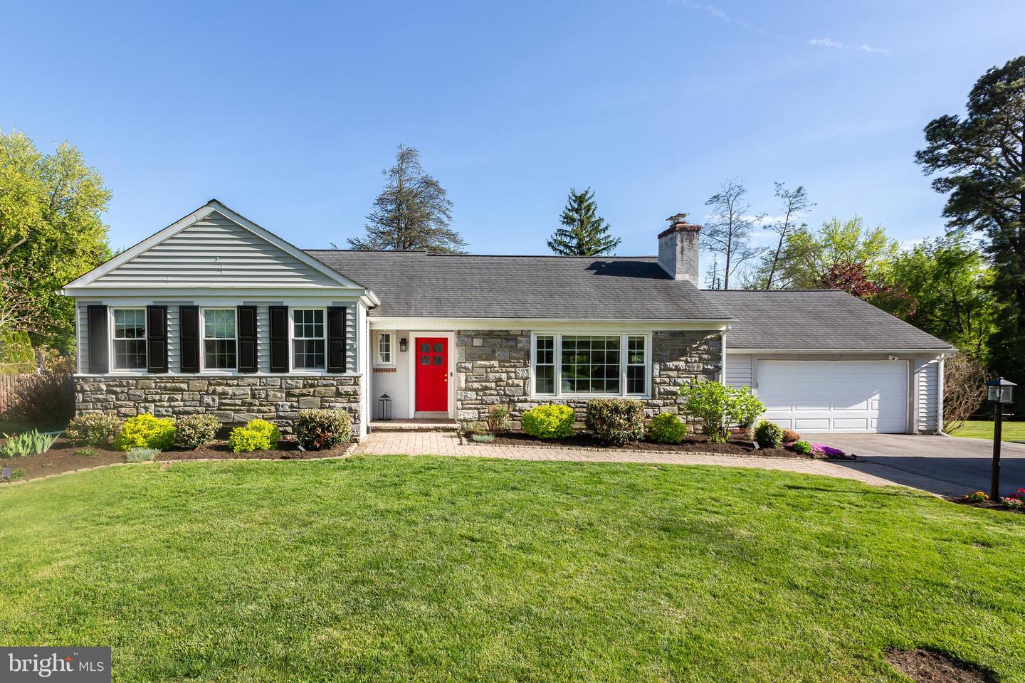 117 Hillside Road, Wayne