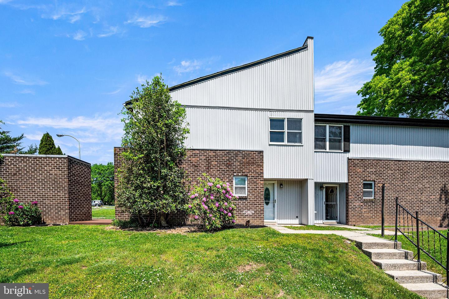 100 Argyll Ct