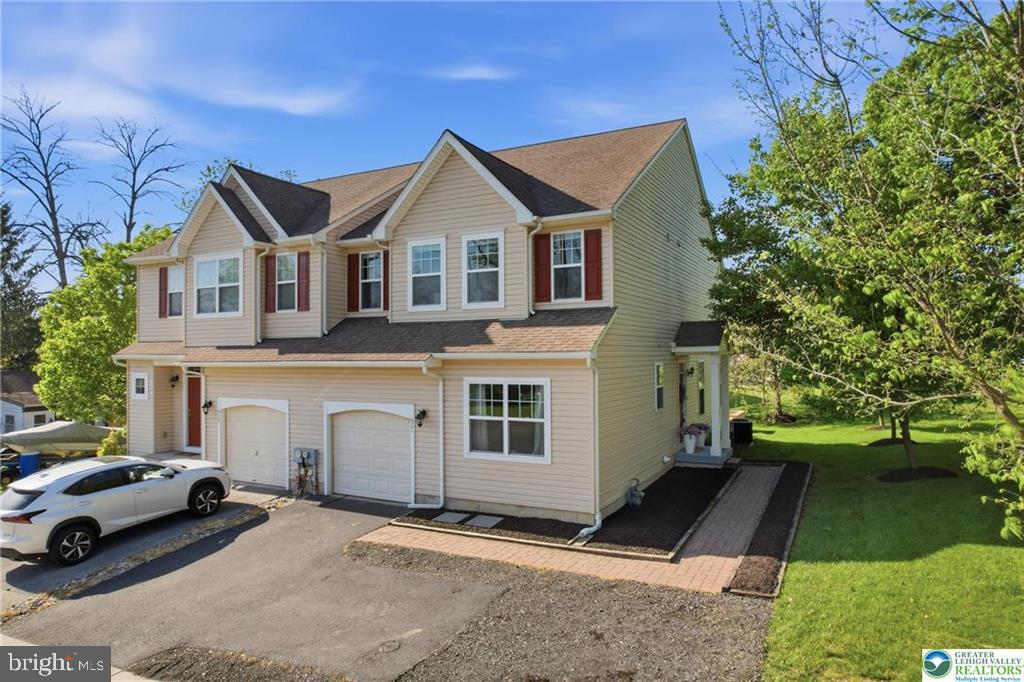 321 E 3rd Street, Avondale