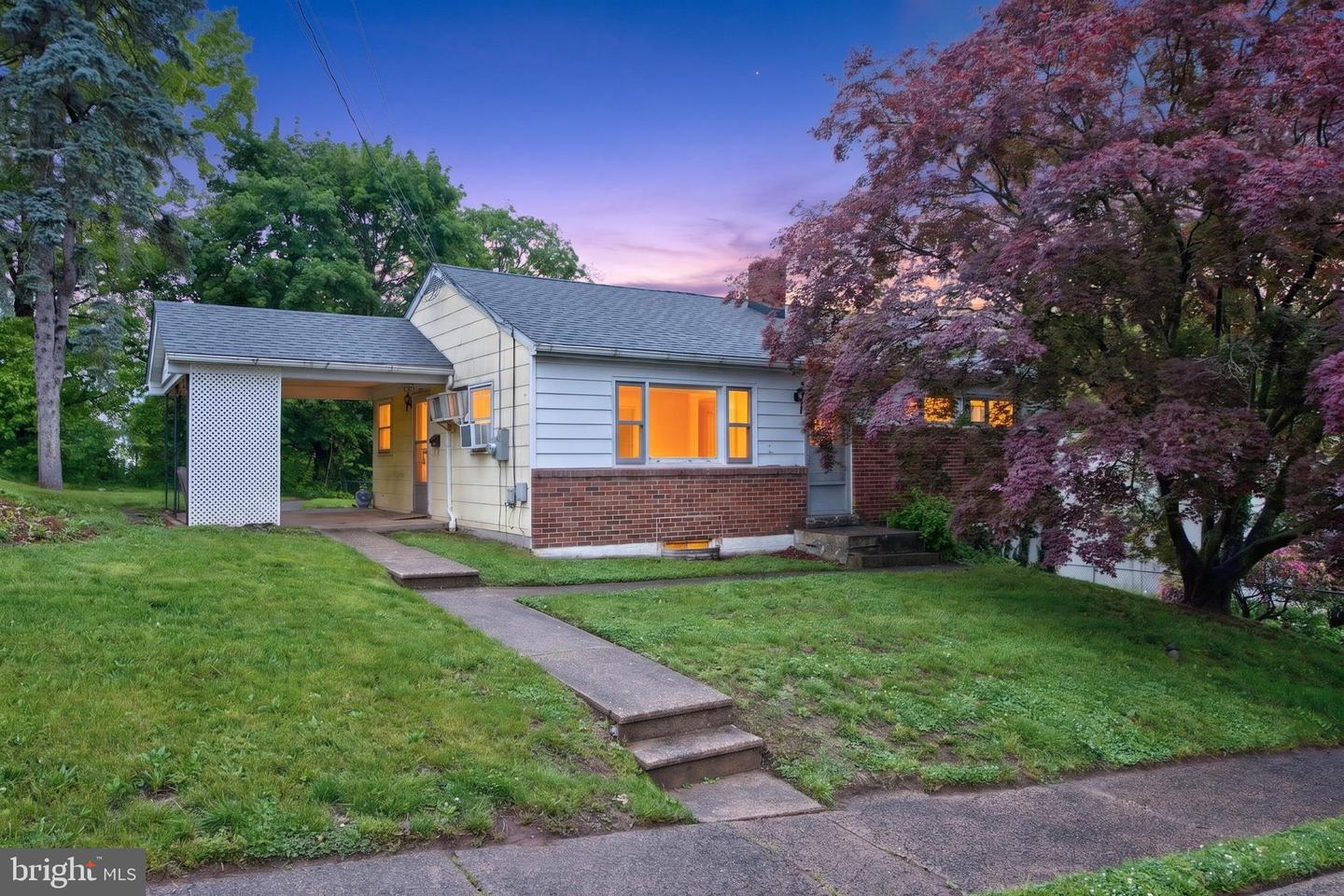 135 Pikeland Avenue, Spring City