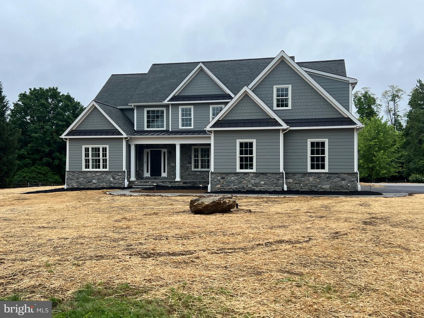 2400 Horseshoe Trail