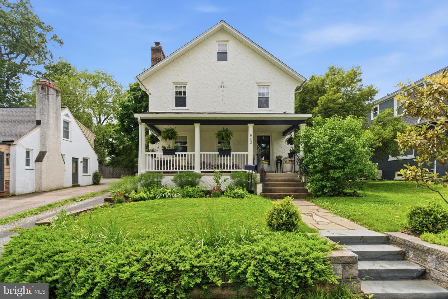 562 Woodside Avenue, Berwyn