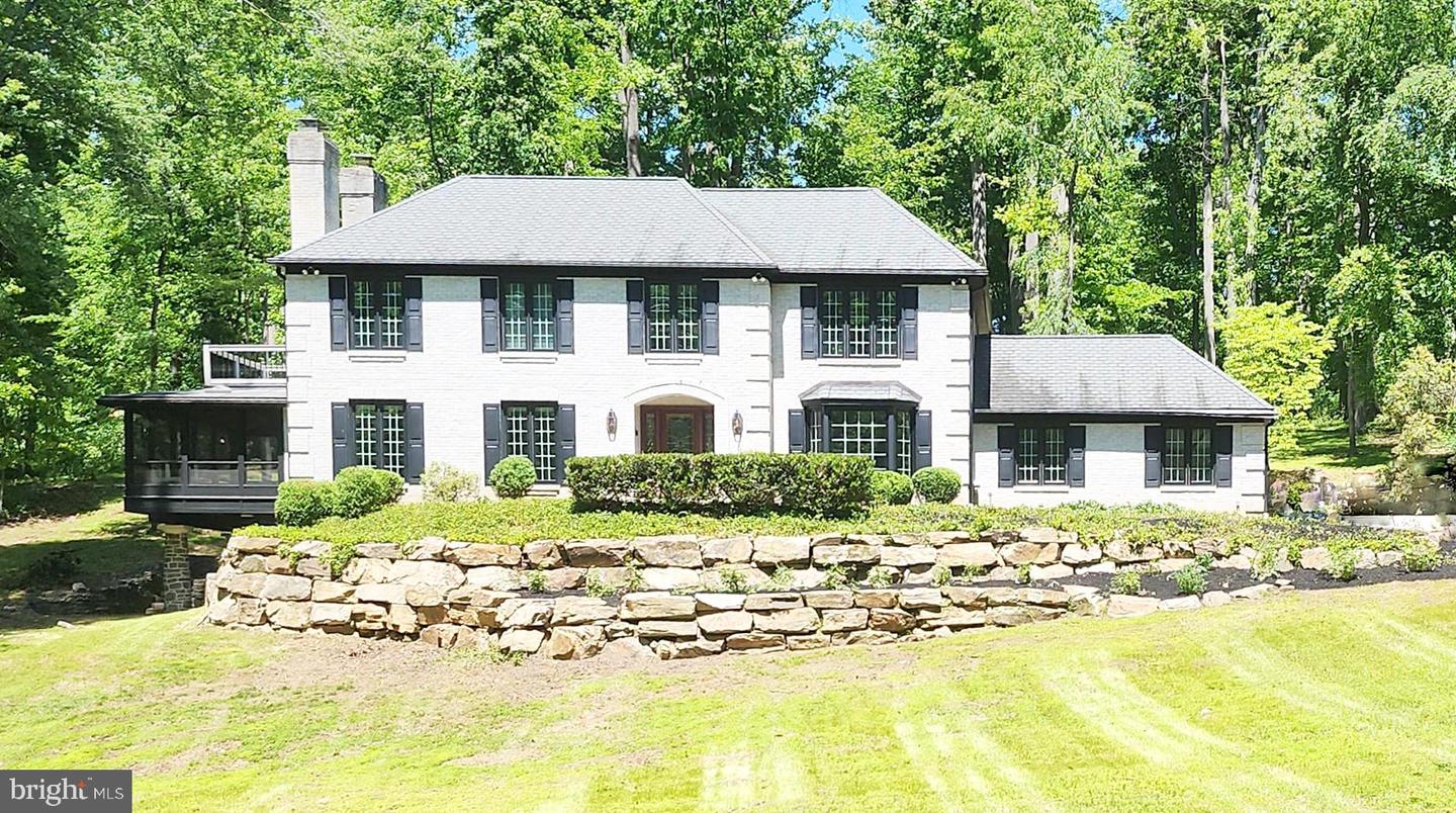 827 Nathan Hale Drive