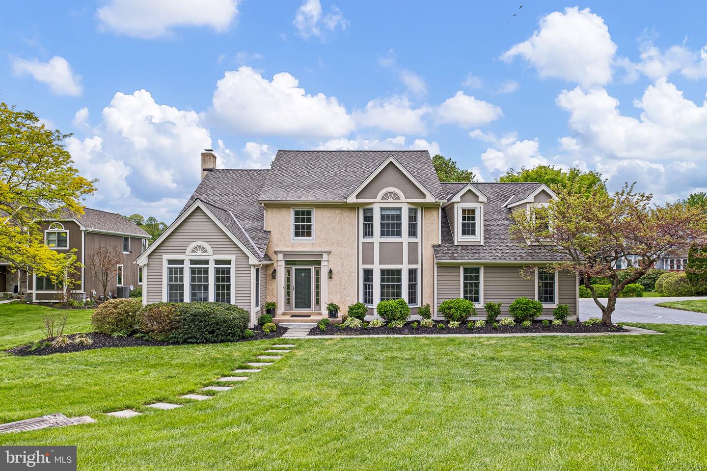 6 W Shore Court