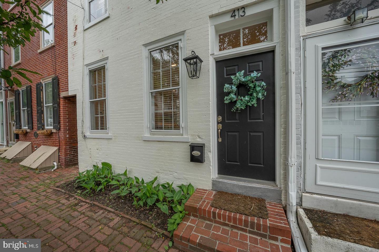 413 N New Street