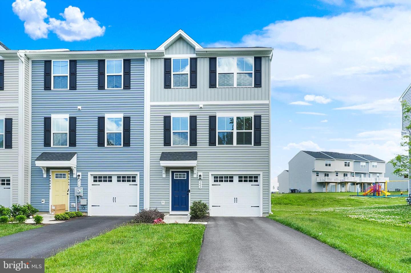 222 Hamilton Lane
