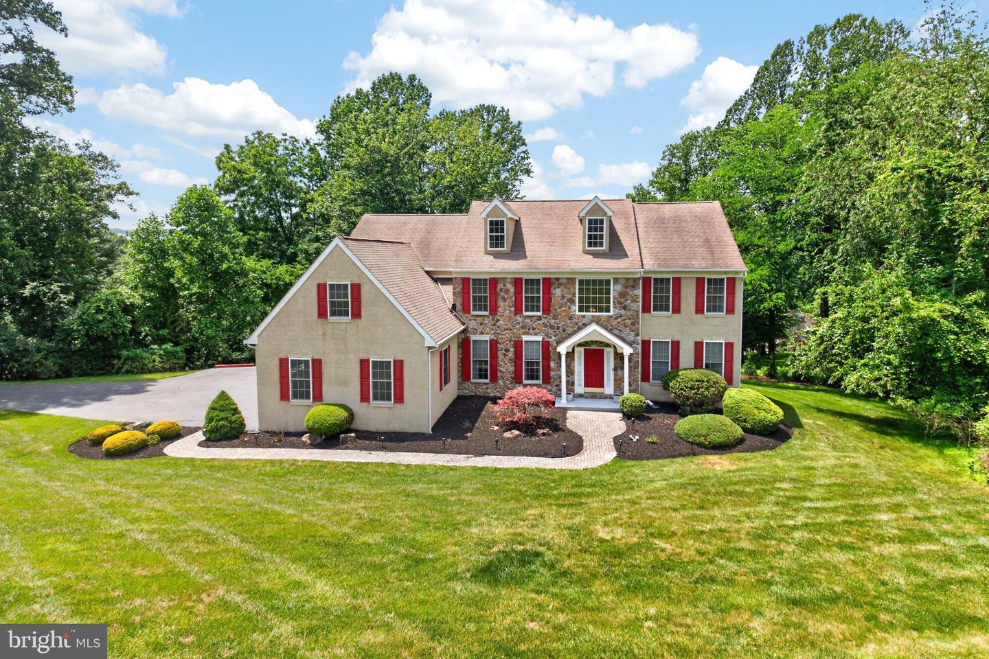 904 Victoria Court