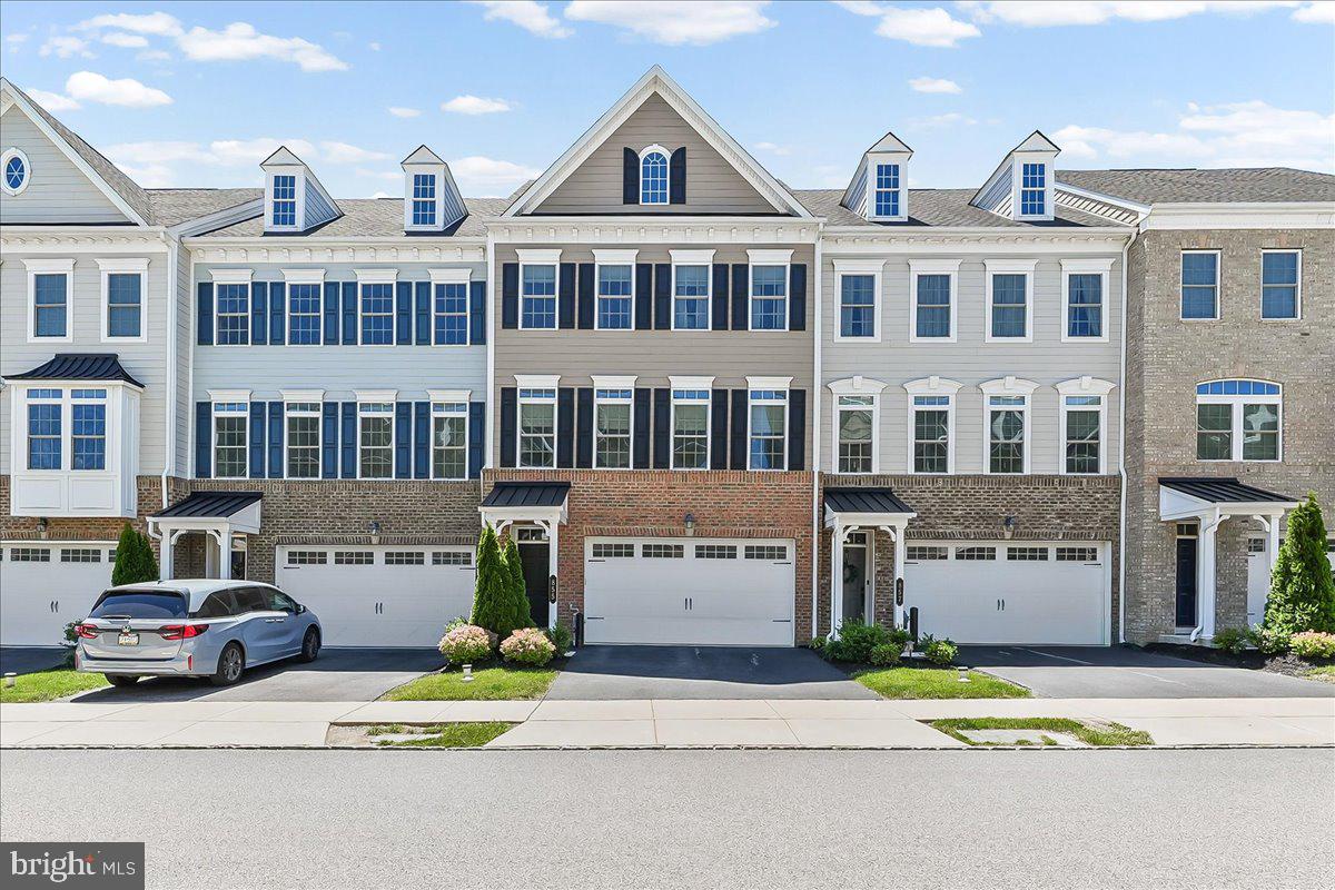 855 Stonecliffe Road