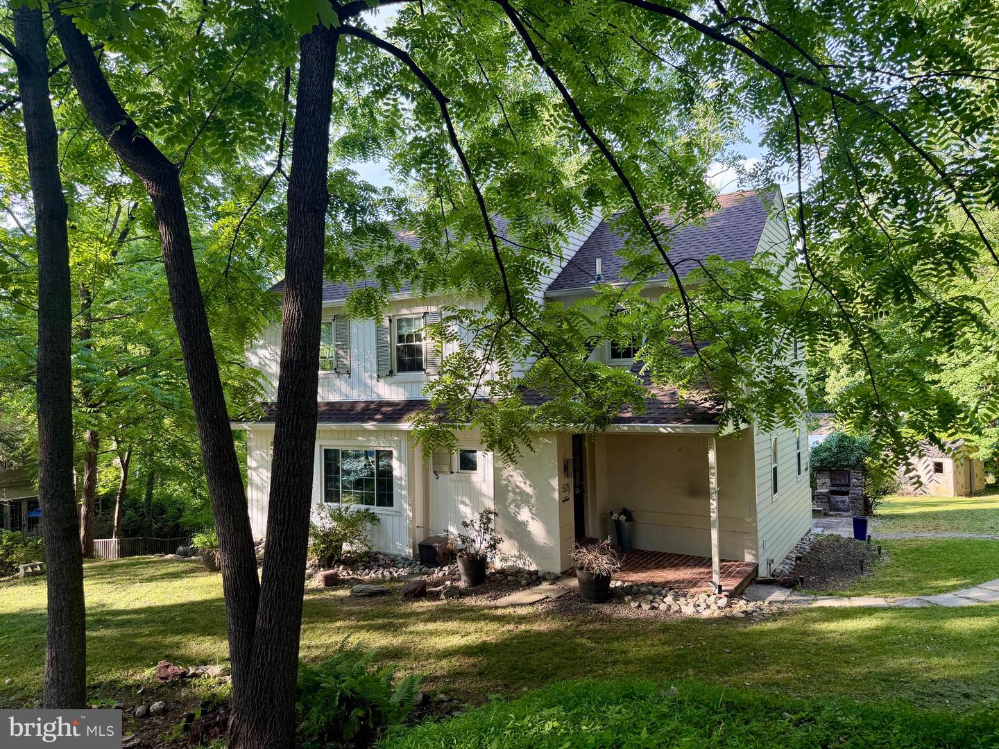 575 W Valley Road