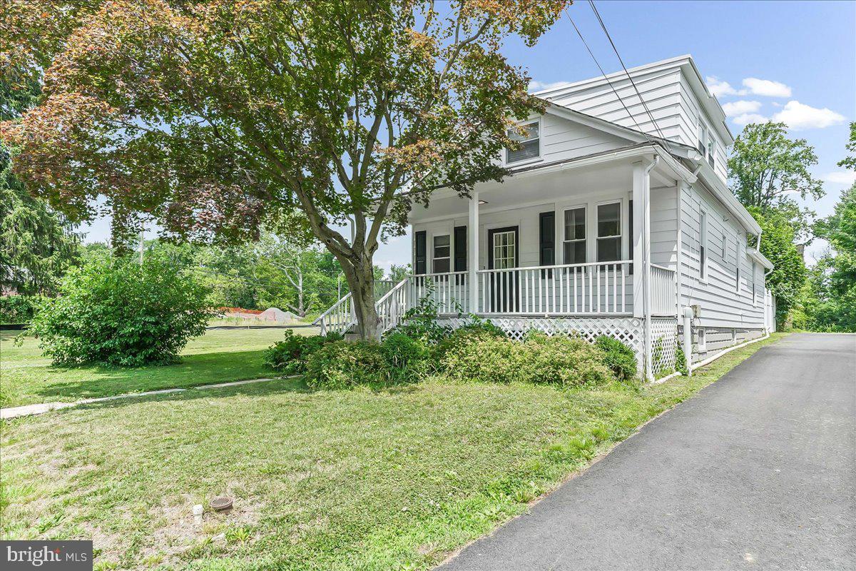 1019 Riverside Drive