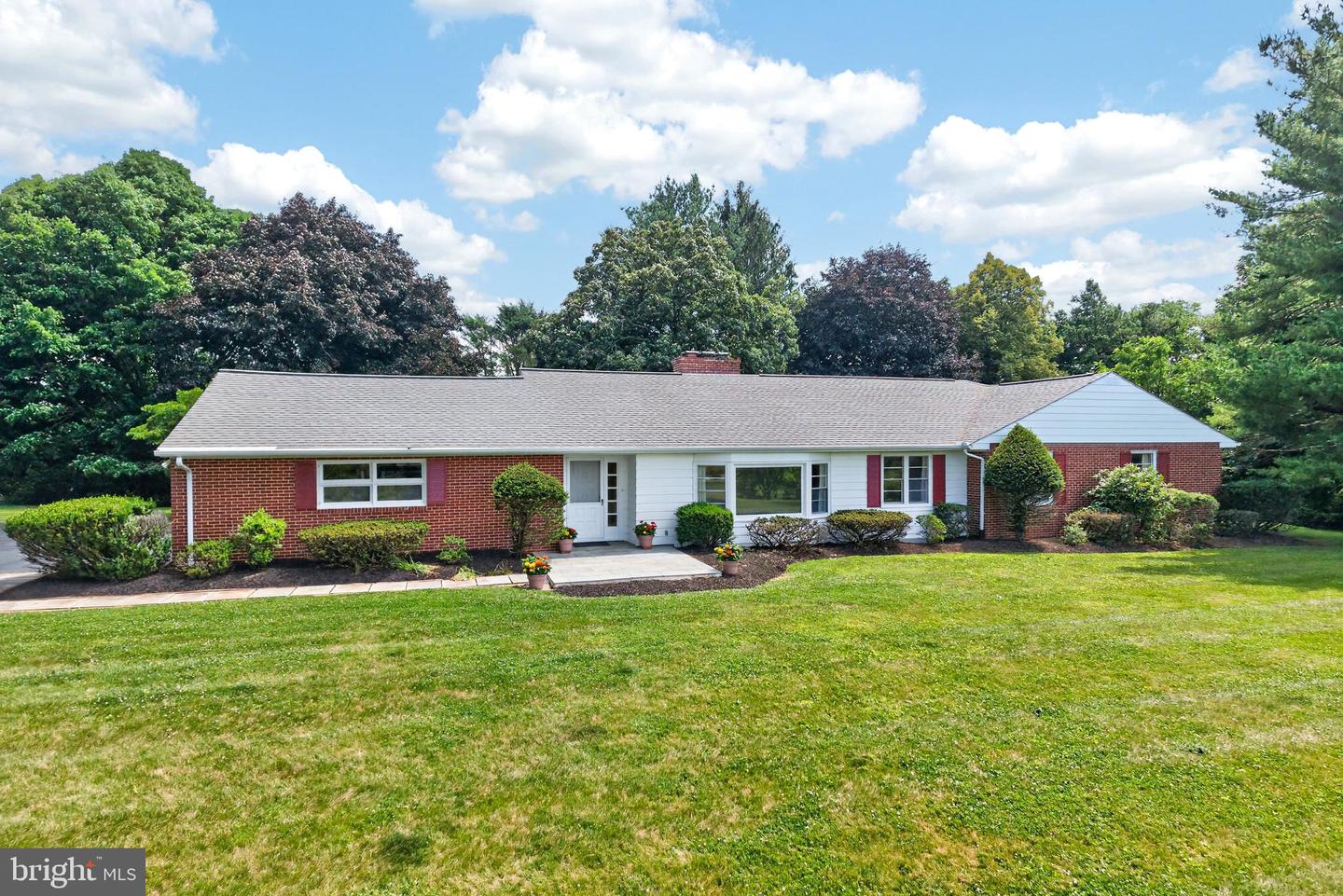 555 Country Club Road
