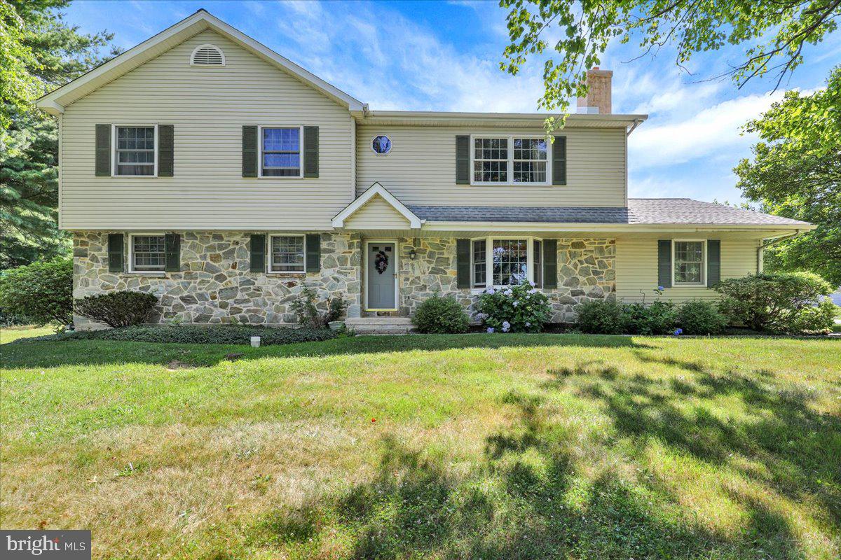 1170 N Manor Road, Honey Brook