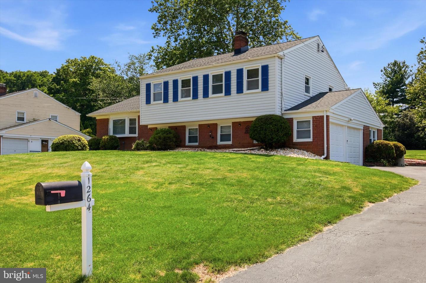 1264 Estate Dr