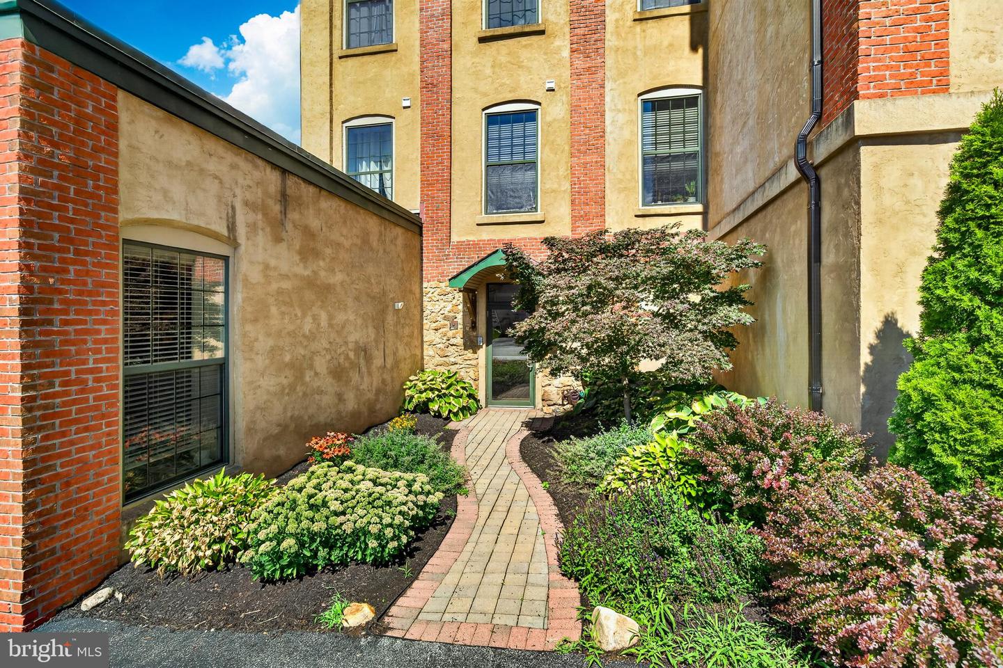 541 Washington Avenue ##202