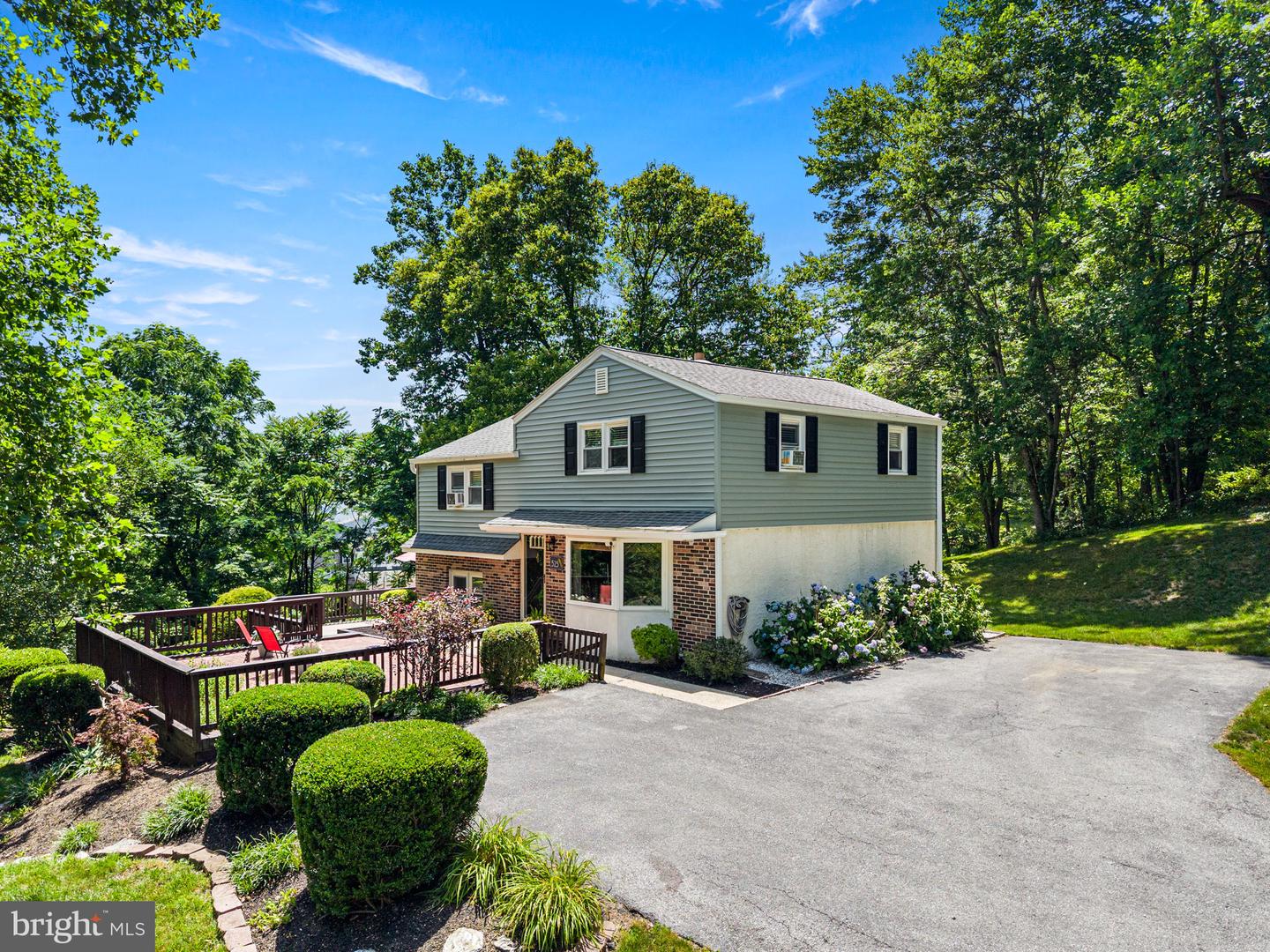 525 Oriole Drive