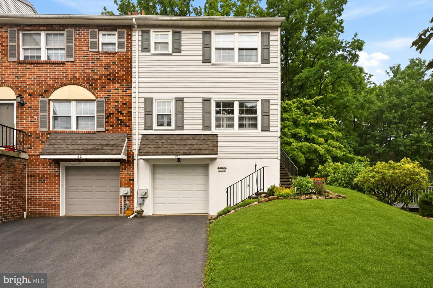 523 Coventry Lane