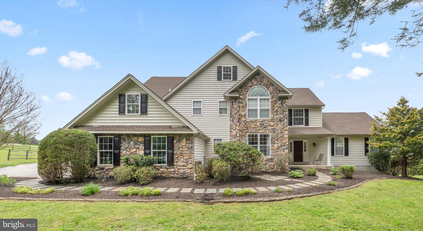 592 W Creek Road