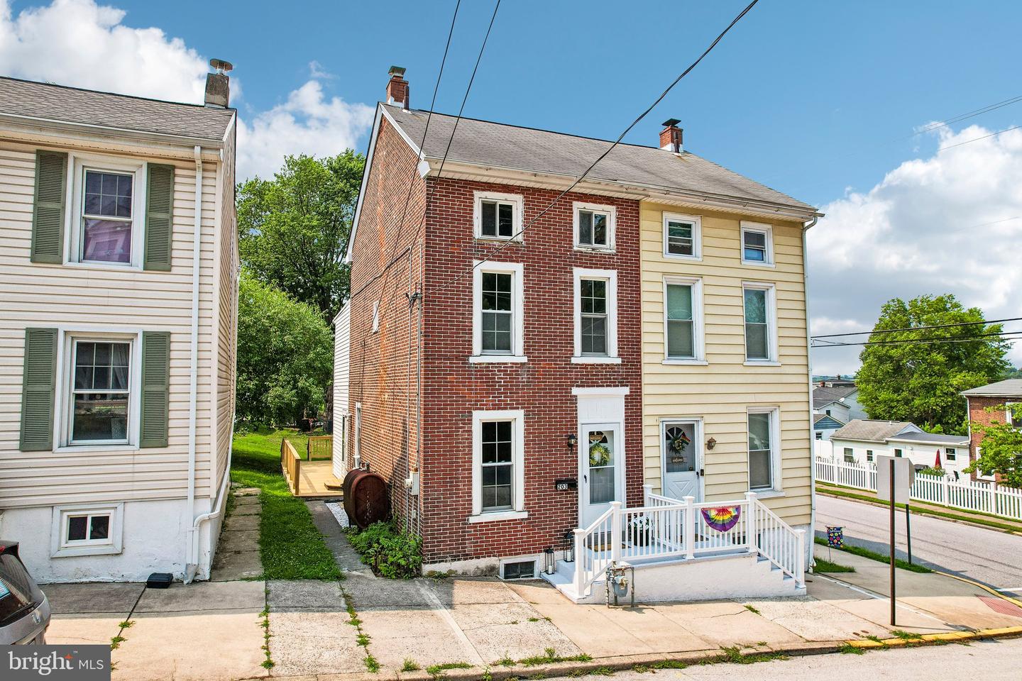 203 Walnut Street