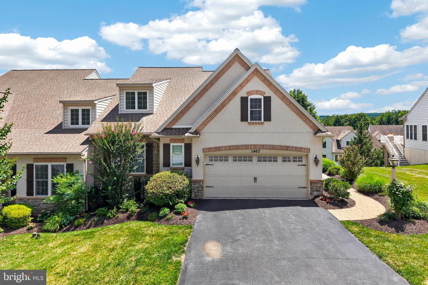 1467 N Red Maple Way