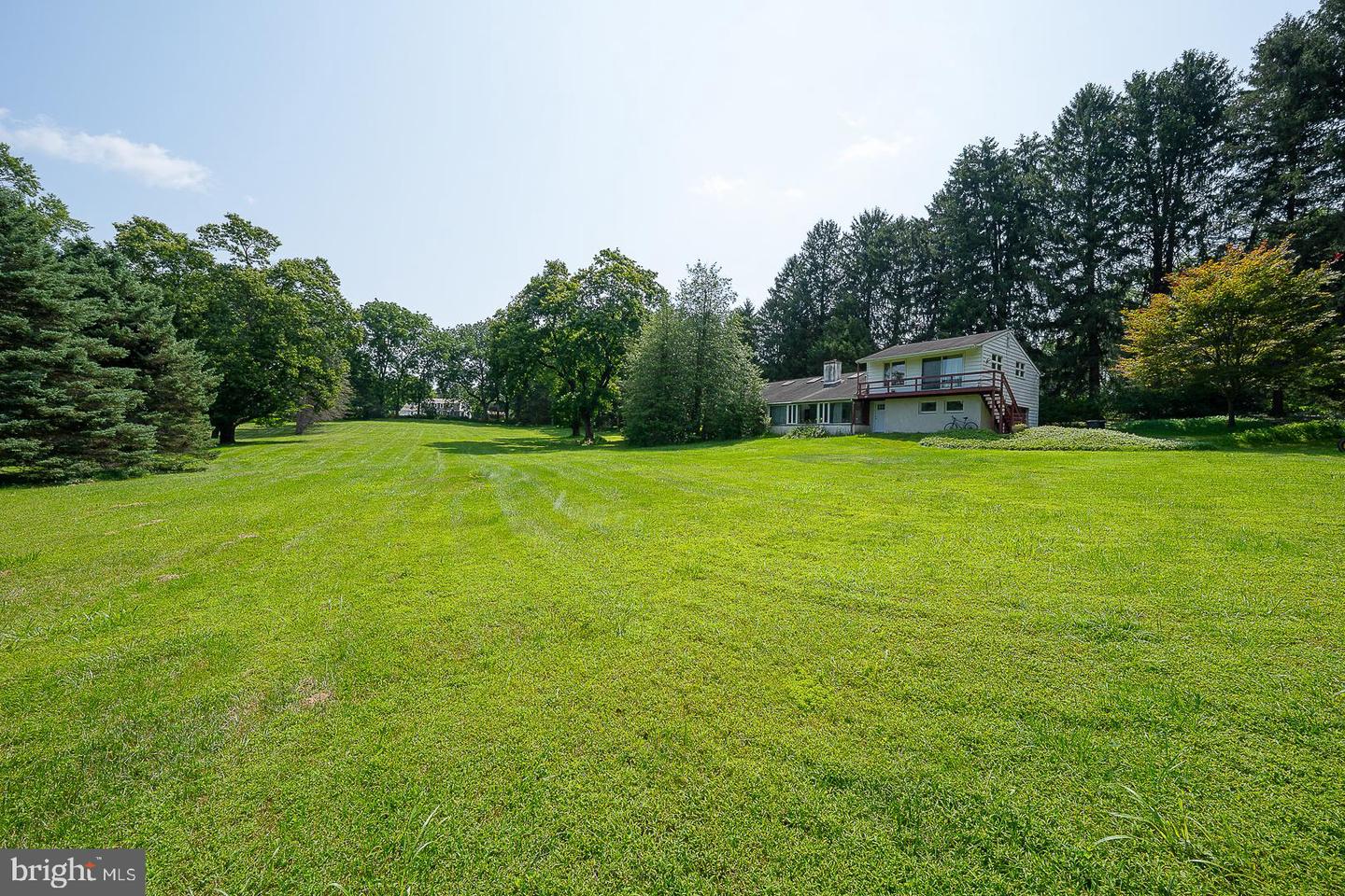 1011 N Valley Road