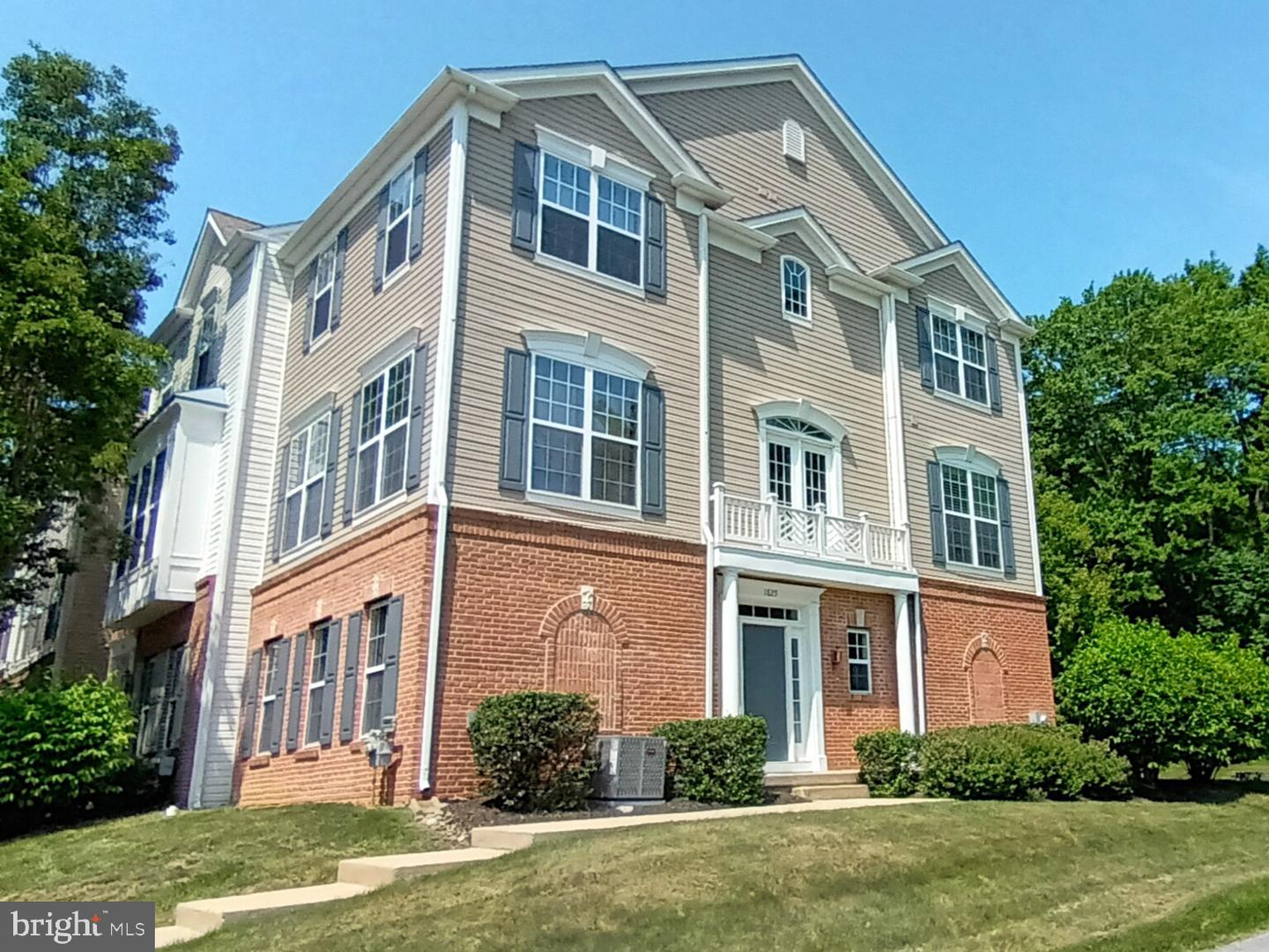 1825 Darlington Lane