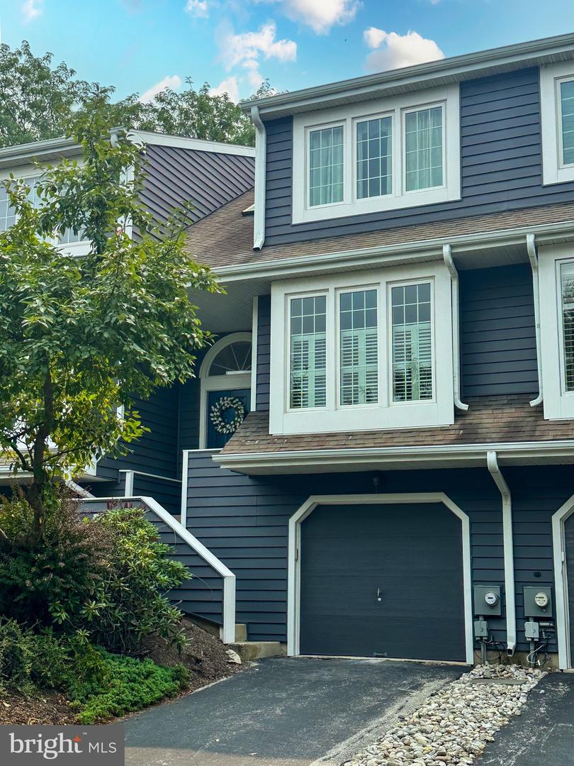 103 Whistling Swan Lane