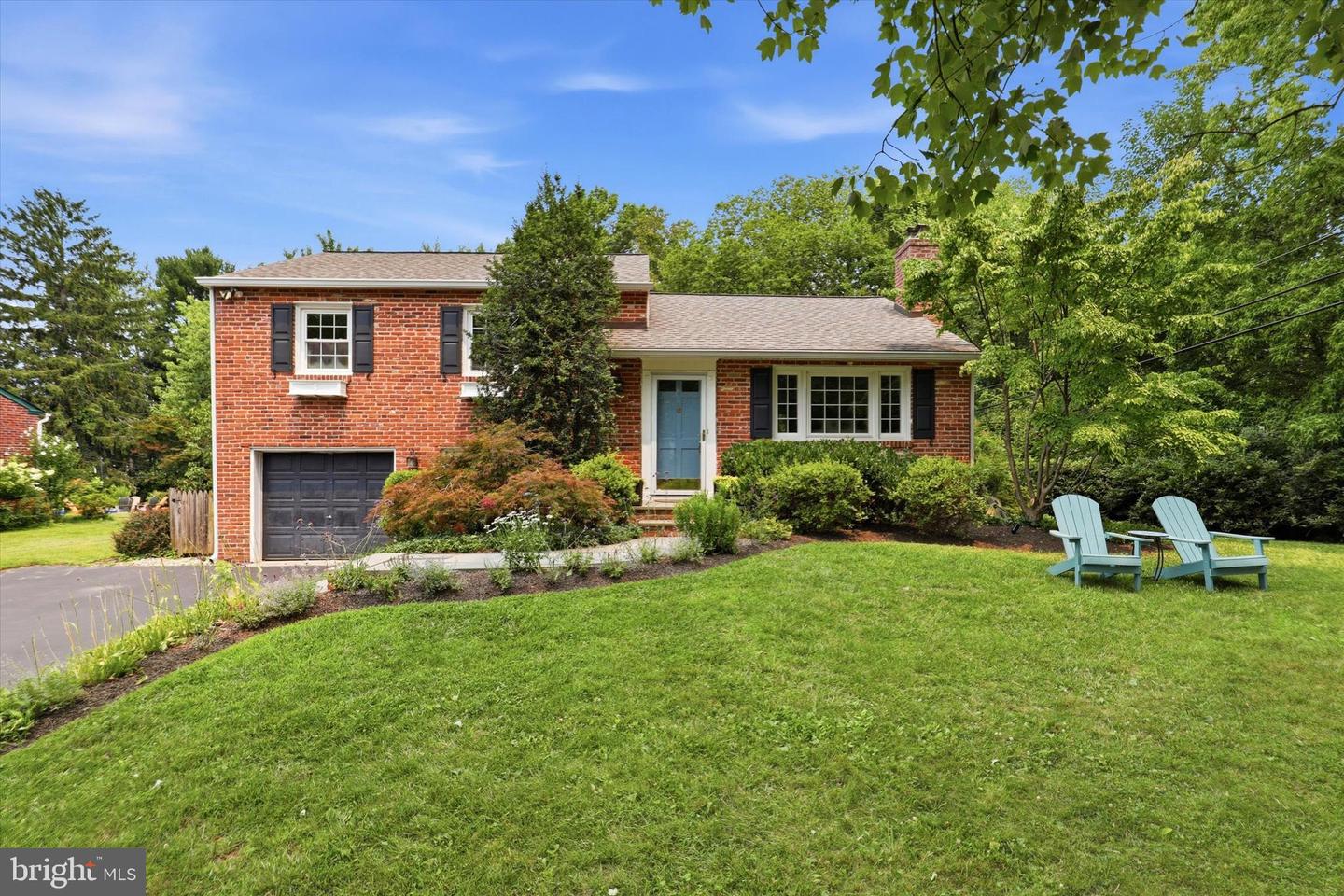 303 Landsende Road