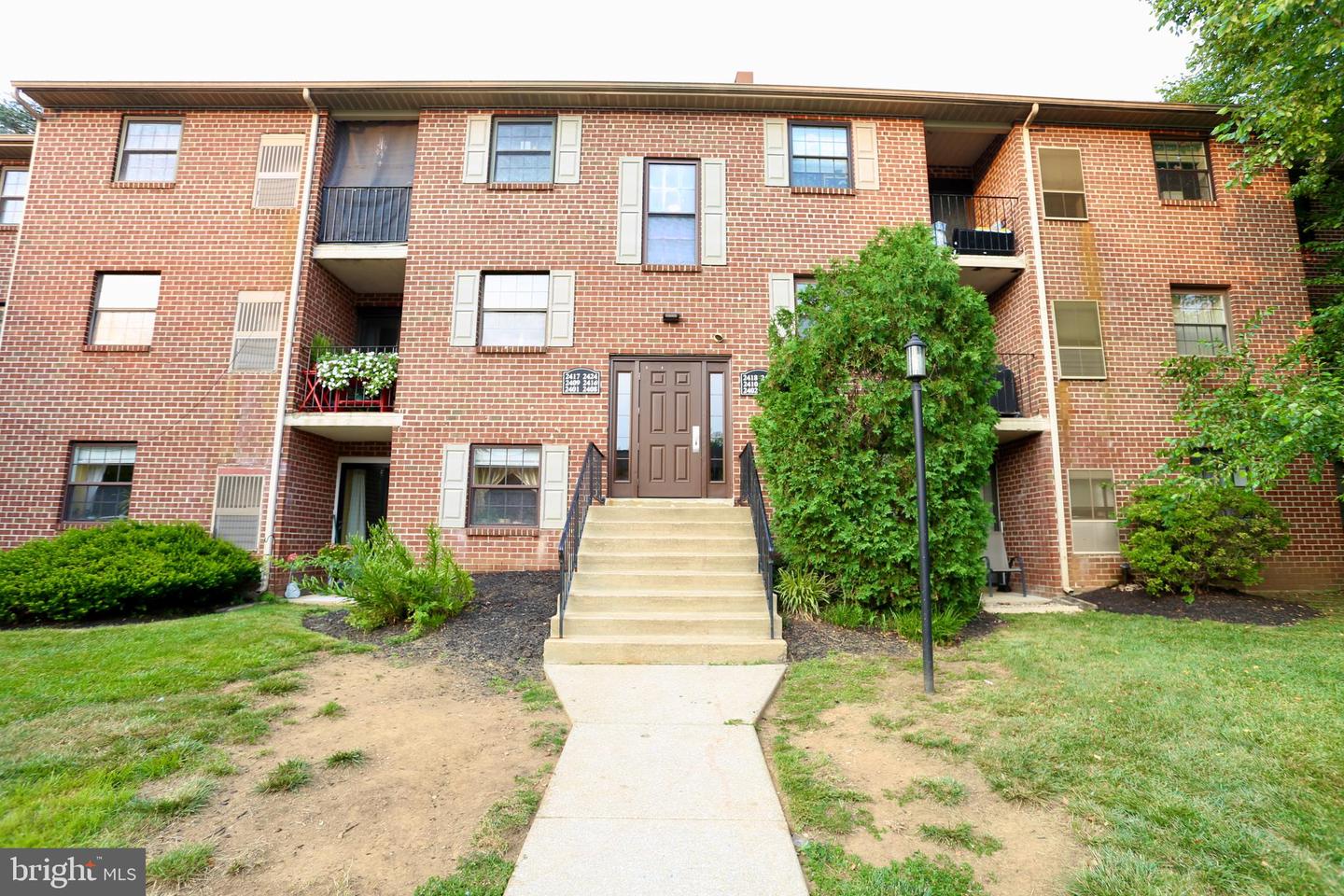 2407 Pond View Drive #2407, West Chester
