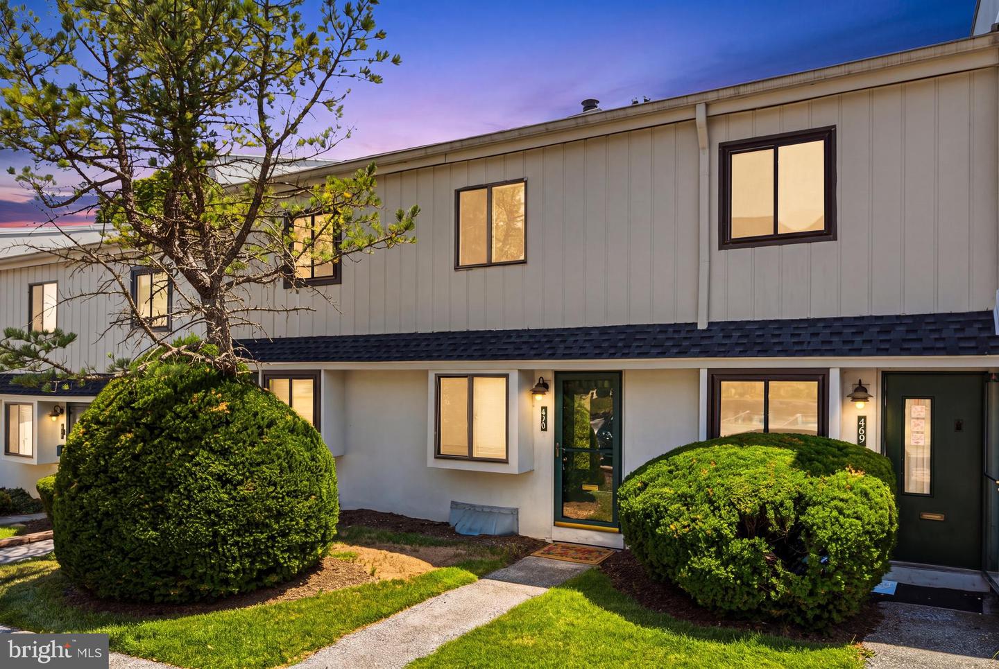 470 Summit House