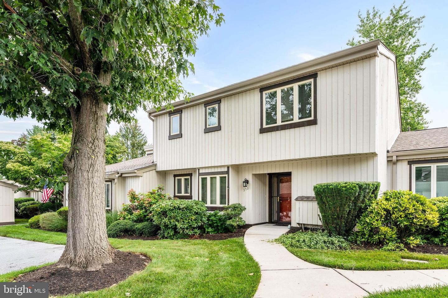 350 Devon Way