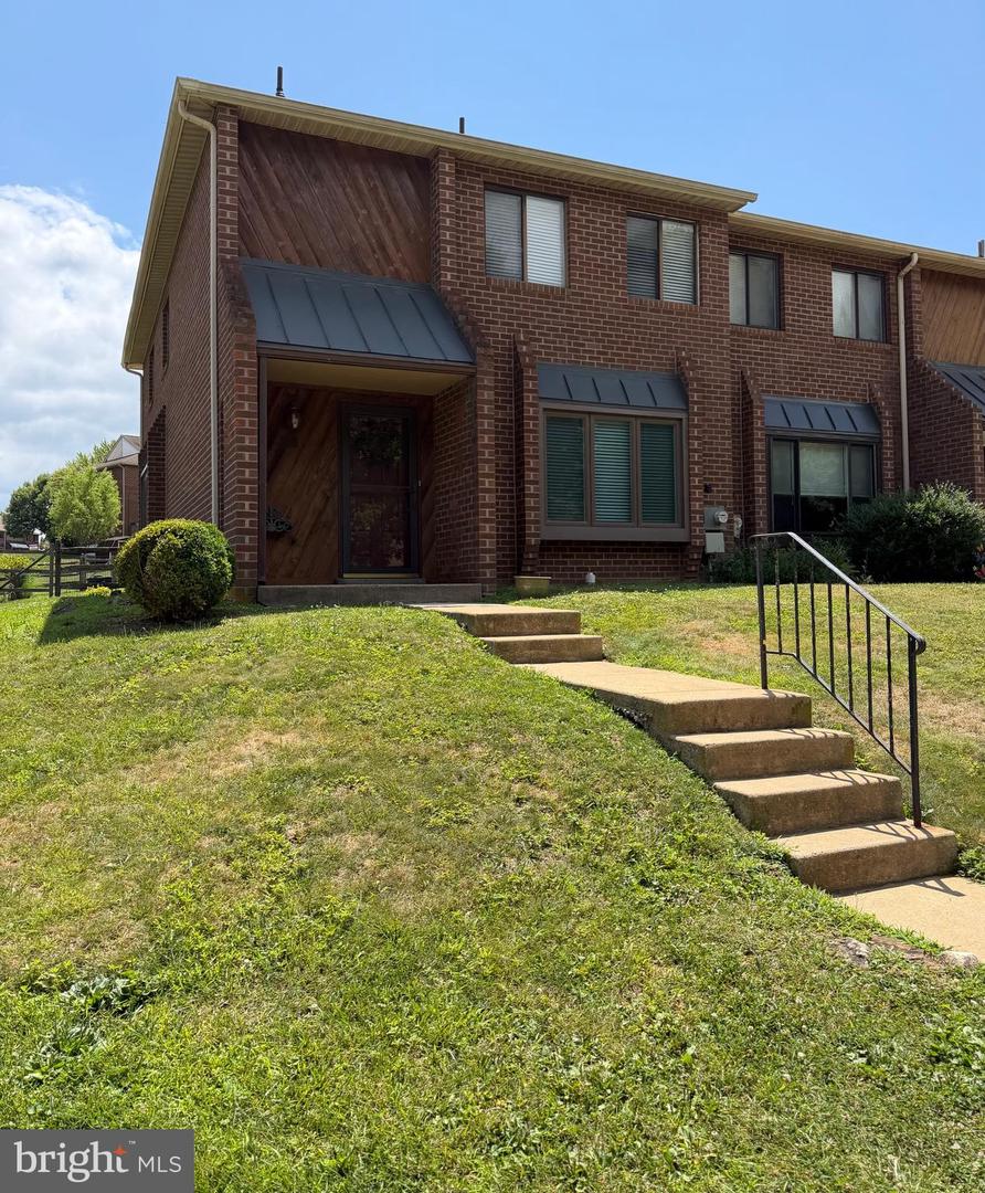 101 Neyland Court