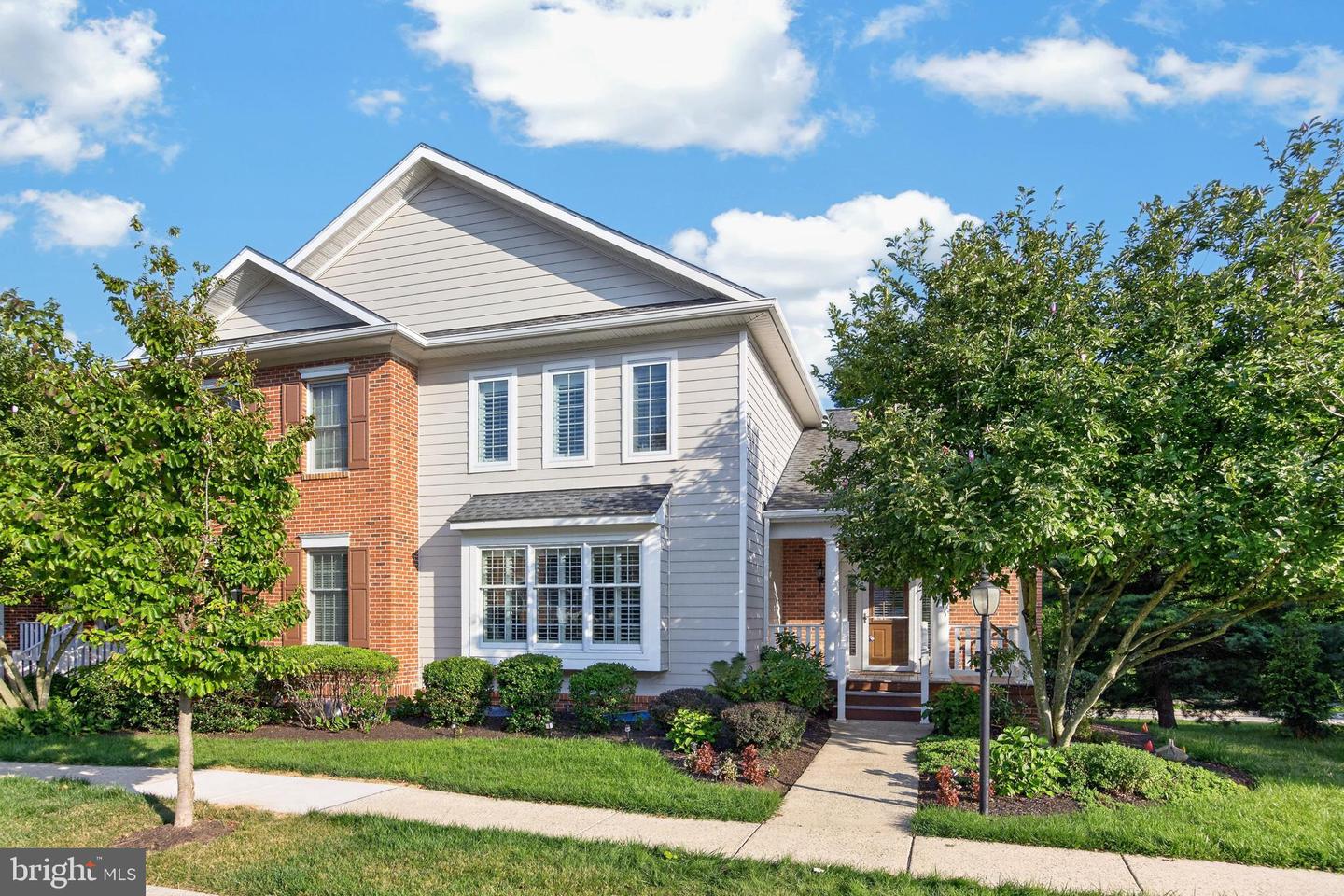 563 Gramercy Lane