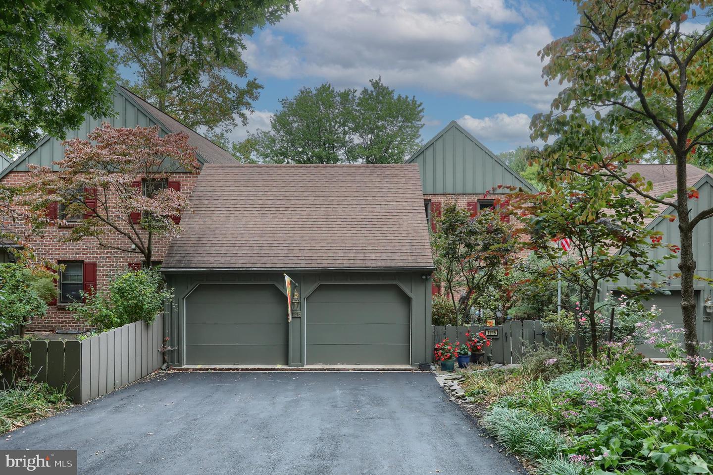 1215 Limerick Court, Hummelstown