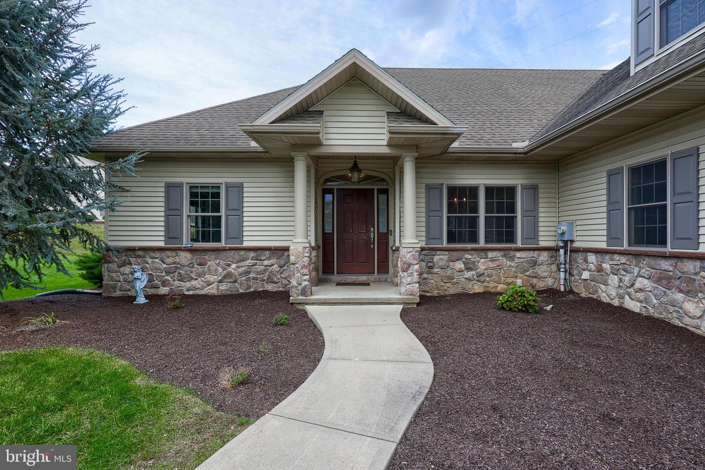 2470 Zell Court, Hummelstown