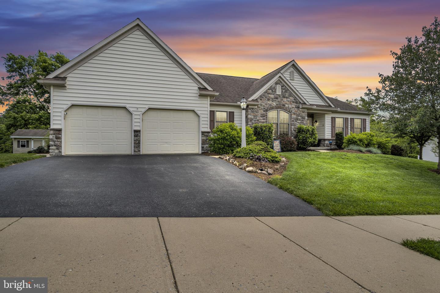 7037 Kendale Drive, Harrisburg