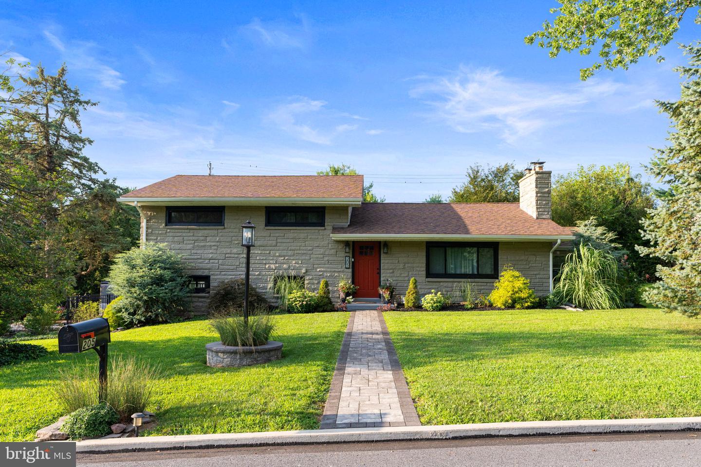 205 E Glenn Road, Hershey