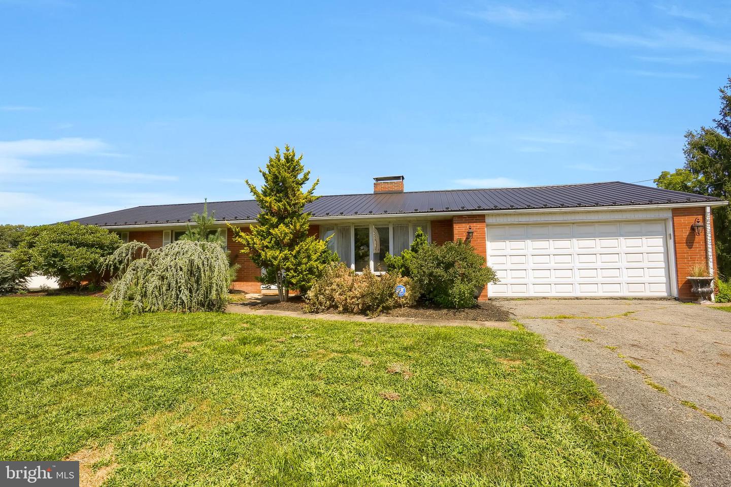 247 W Broad Street, Elizabethville