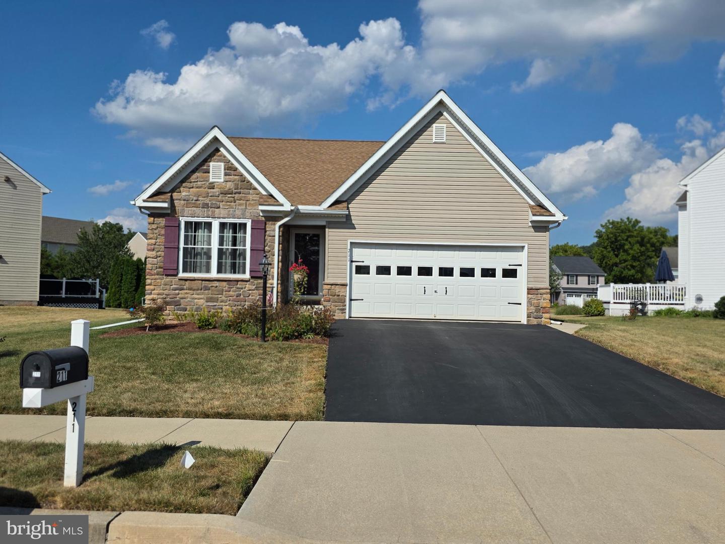 211 Adobe Drive, Middletown
