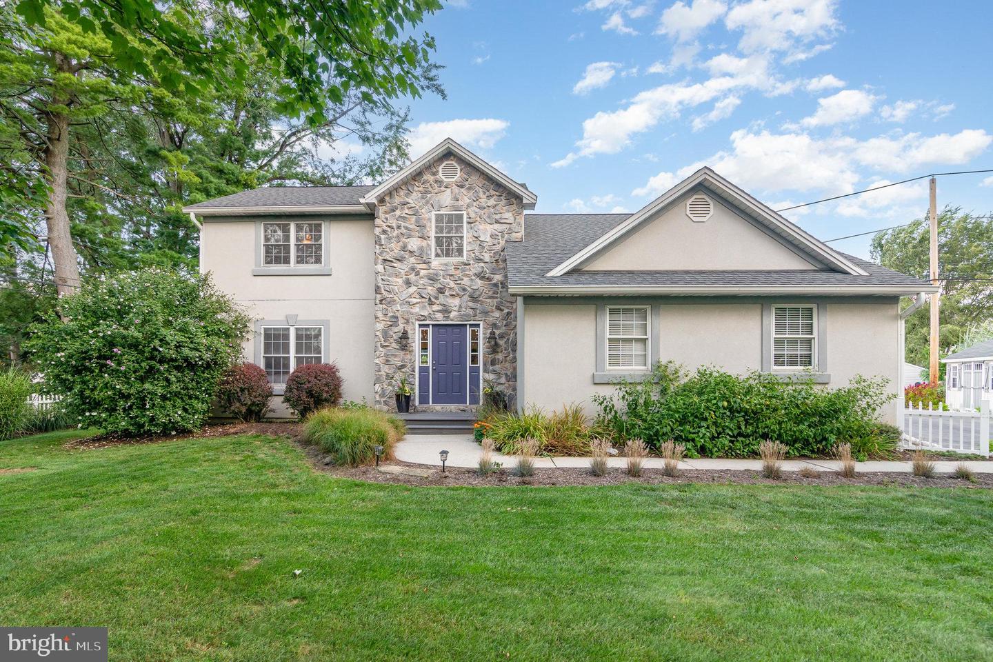 128 S Walnut Street, Hummelstown