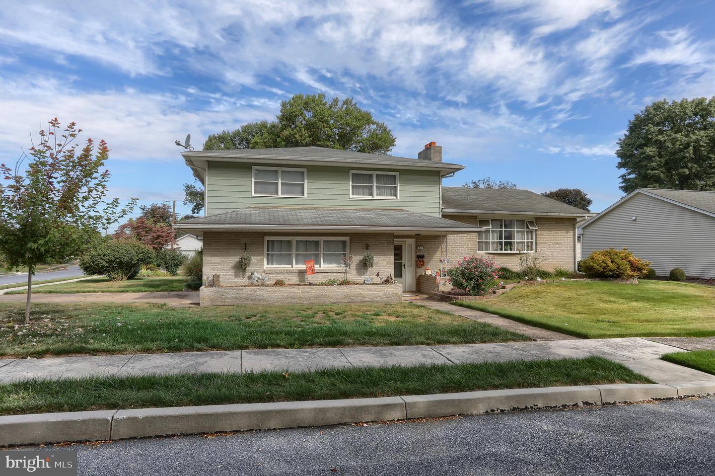 81 Locust Avenue, Hershey
