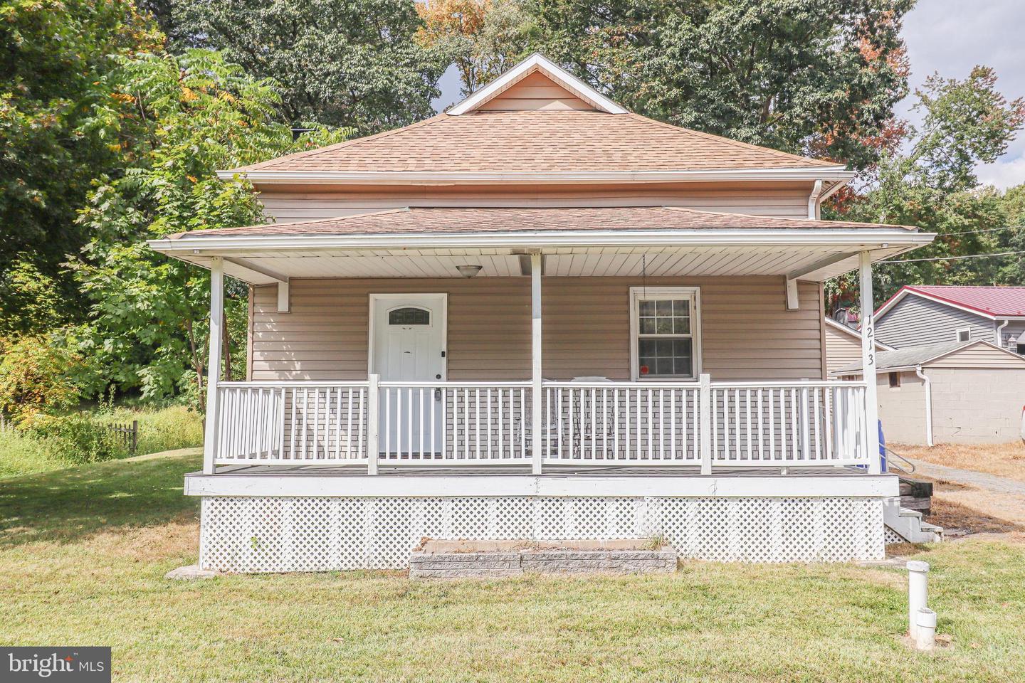 1213 W Market Street, Williamstown